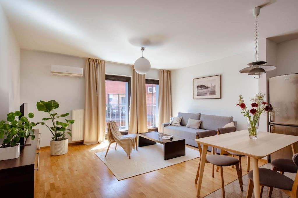 Wygodny Apartament Przy Dworcu Красков Екстериор снимка