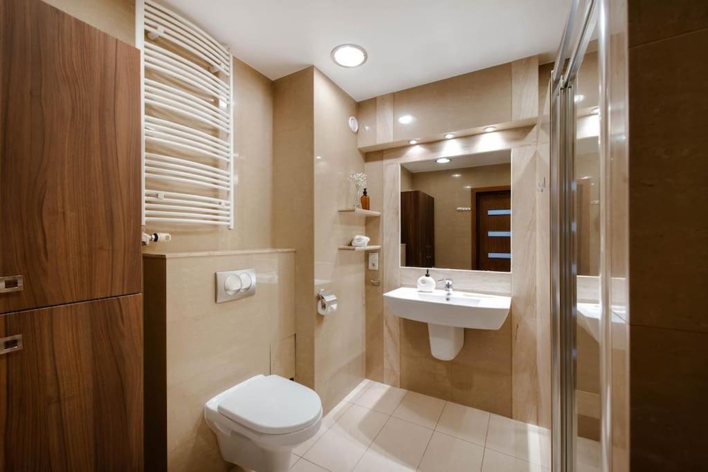 Wygodny Apartament Przy Dworcu Красков Екстериор снимка