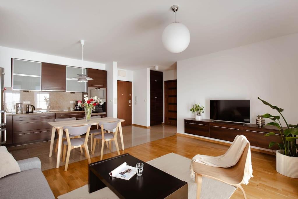 Wygodny Apartament Przy Dworcu Красков Екстериор снимка
