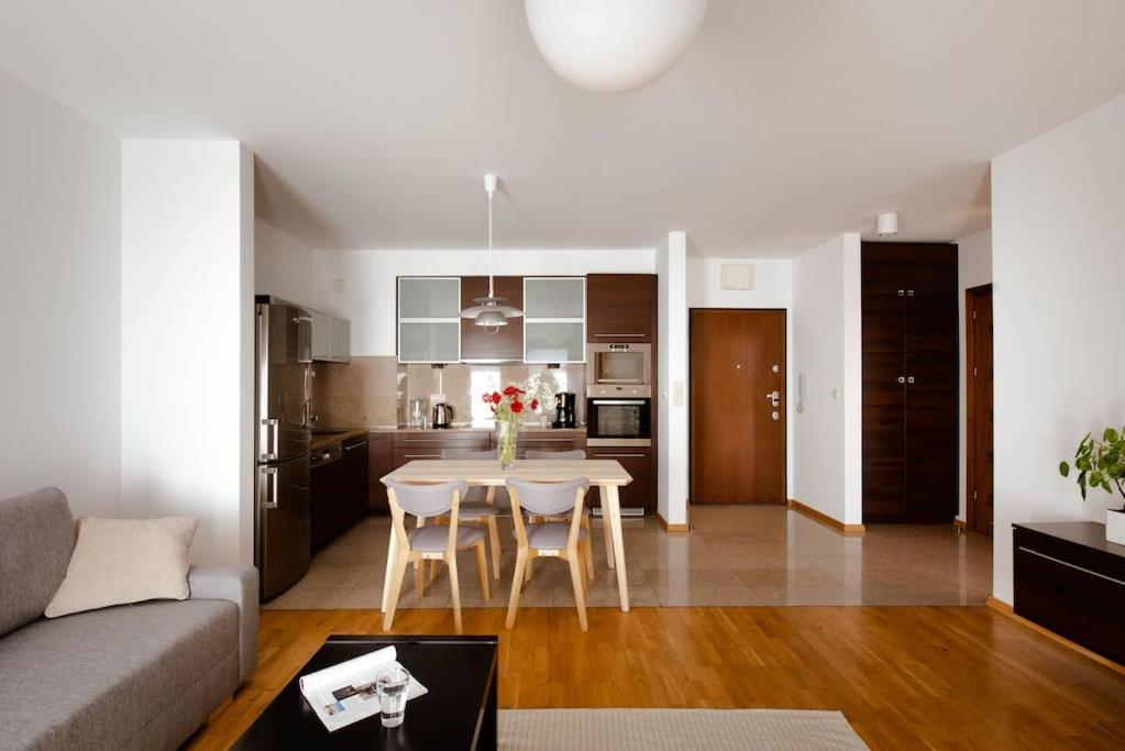 Wygodny Apartament Przy Dworcu Красков Екстериор снимка